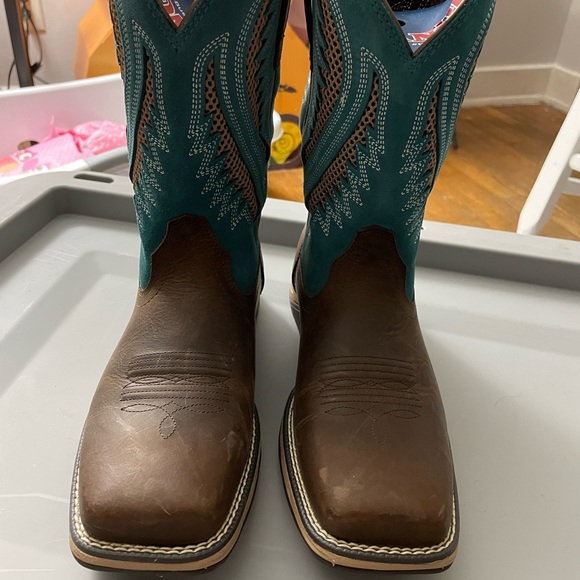 ariat boots - Picture 3 of 7